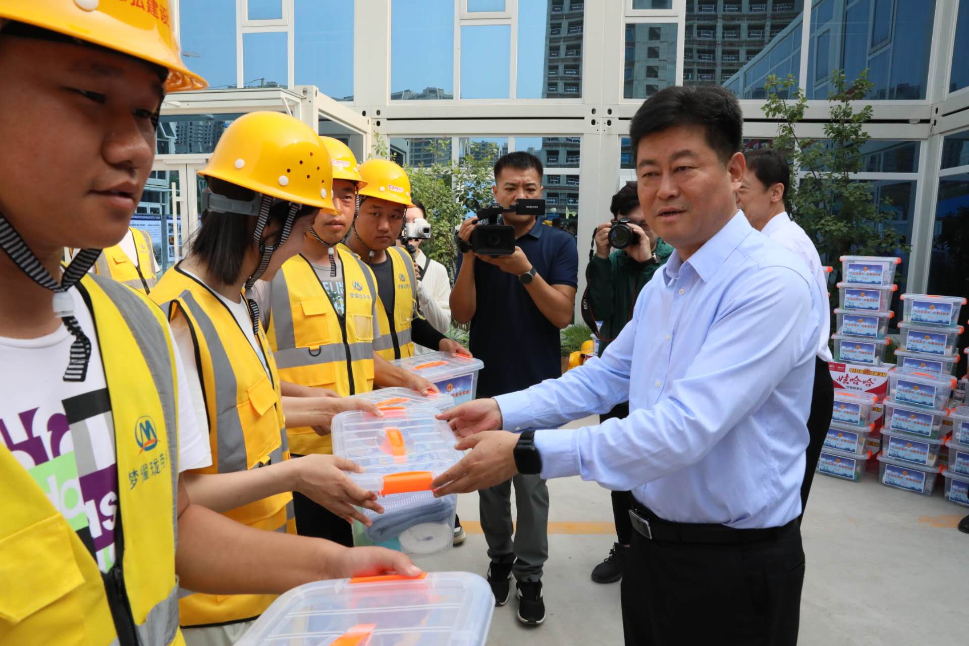 1689902329505301.jpg 1689902329505301.jpg