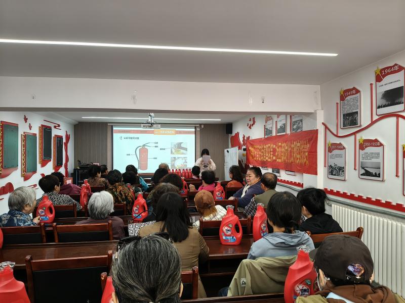 王官庄街道四区第二社区联合工会5.jpg